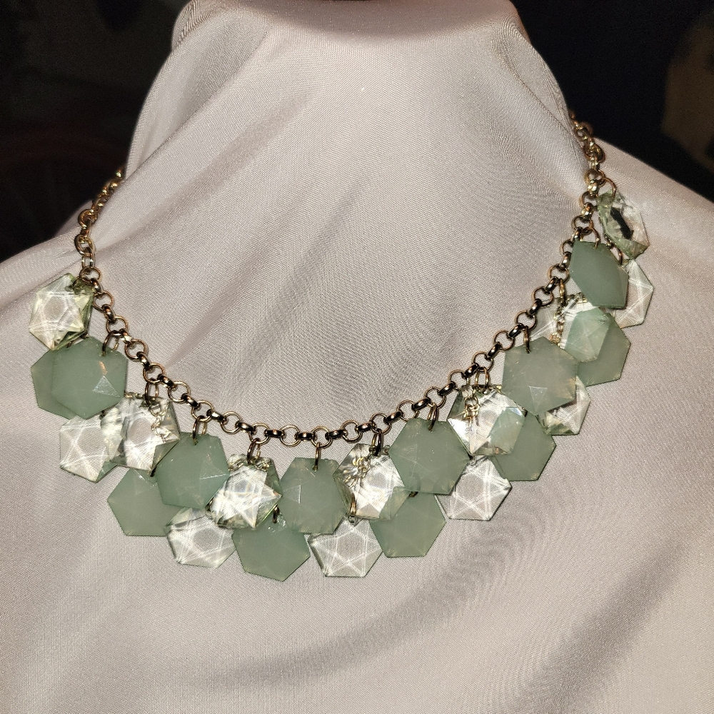 Forever 21 Green and Gold Necklace with Elegant Design